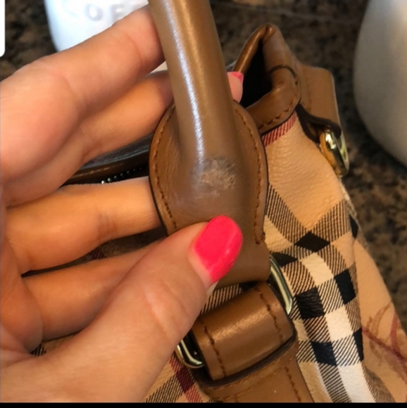 Burberry Bag. - Picture 3 of 3